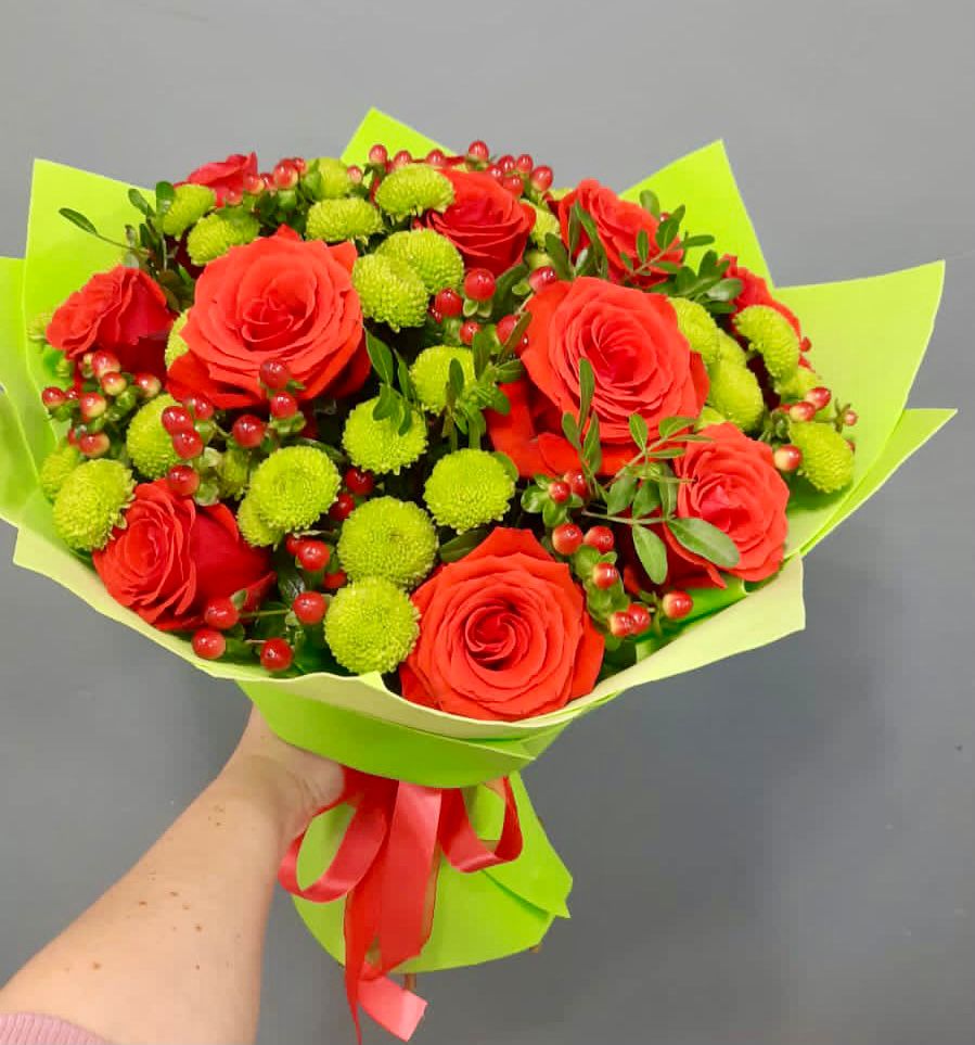 Букет цветов из: Хризантемы и Розы в Здвинске