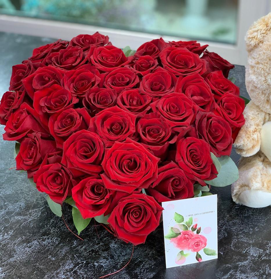 Цветочная композиция из Розы в виде сердца в Здвинске