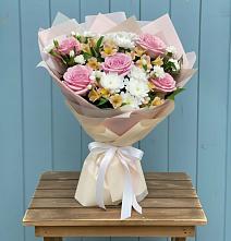 Букет цветов из:  Гвоздики, Орхидеи и Розы #REPLACE_PRED# Здвинске