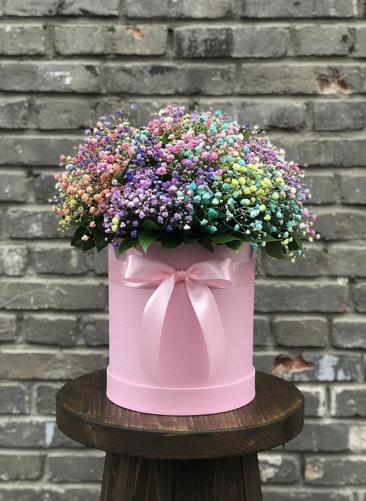 Цветочная композиция из Гипсофила и Розы в шляпной коробке в Здвинске