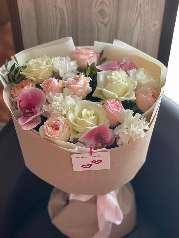 Букет цветов из: Орхидеи, Розы и Гвоздики в Здвинске