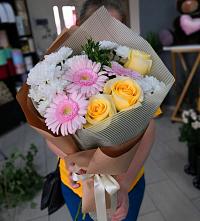 Букет цветов из:  Герберы, Розы и Хризантемы в Здвинске