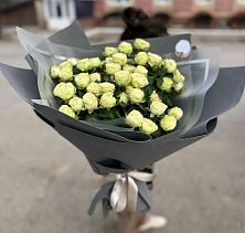 Букет Белые кустовые розы Солинеро в Здвинске
