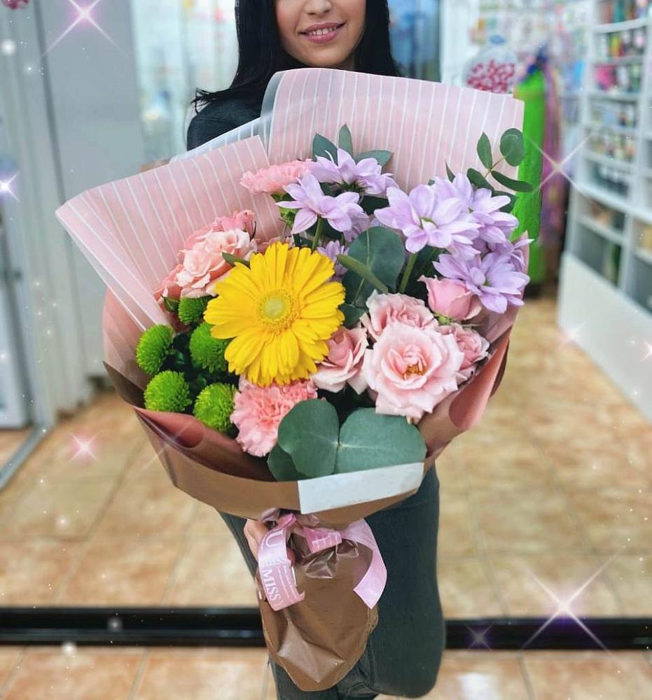 Букет цветов из: Герберы, Хризантемы, Розы и Гвоздики в Здвинске