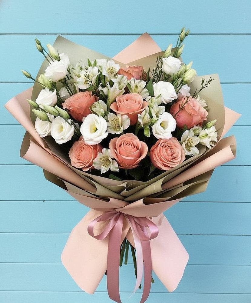 Букет цветов из: Розы, Альстромерии и Лизиантусы в Здвинске
