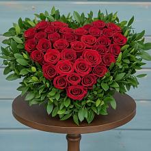 Цветочная композиция из Розы в виде сердца в Здвинске