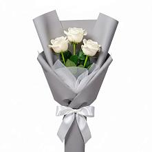 Букет 3 белые розы в Здвинске