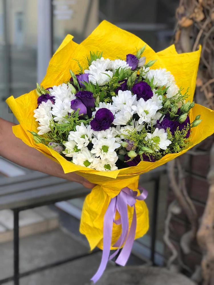 Букет цветов из: Ирисы, Хризантемы и Ромашки в Здвинске