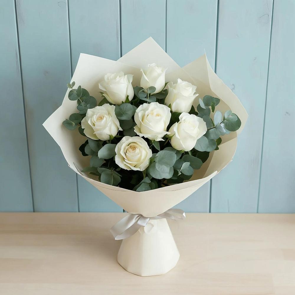 Букет Белые розы в Эвкалипте в Здвинске