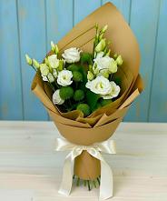 Букет цветов из:  Хризантемы и Лизиантусы в Здвинске