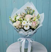 Букет цветов из:  Розы и Лизиантусы в Здвинске