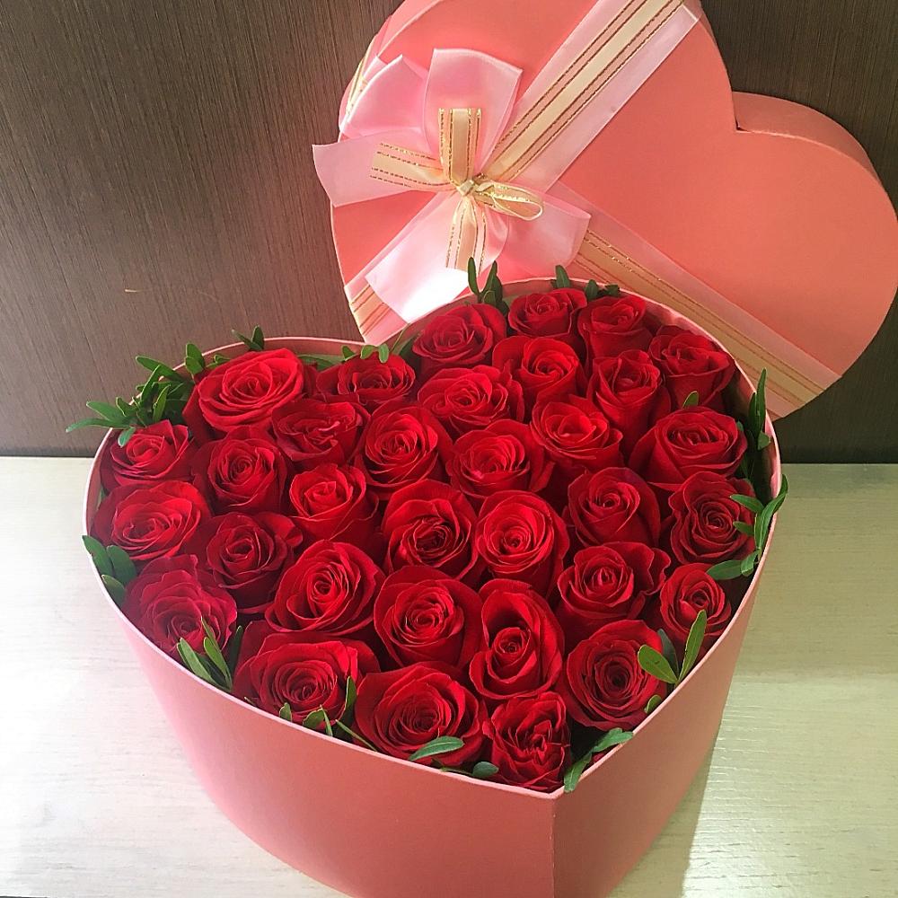 Цветочная композиция из Розы в коробке в виде сердца в Здвинске