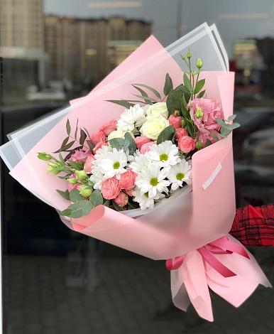 Букет цветов из: Розы, Лизиантусы и Хризантемы в Здвинске